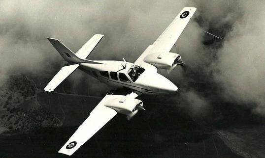 http://www.pilotspost.co.za/articles/063013Tony%20Smit%20-The%20stuff%20legends%20are%20made%20off/Tony%2006.jpg